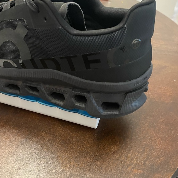 Men’s Cloudtec size 11 - Picture 6 of 7